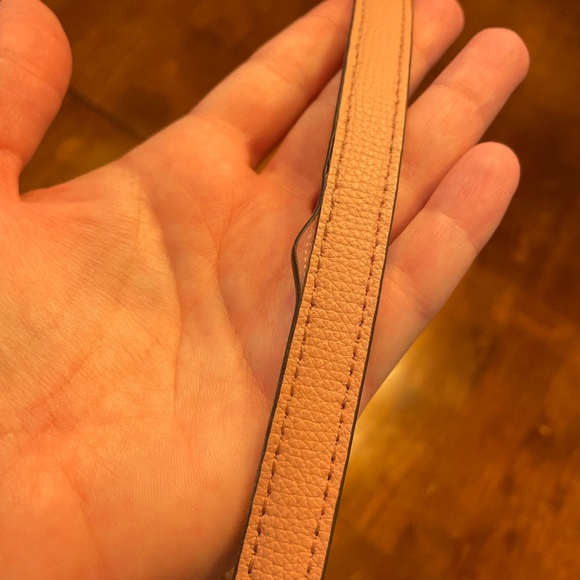 Adorable Kate Spade Light Pink Crossbody! - Picture 4 of 9